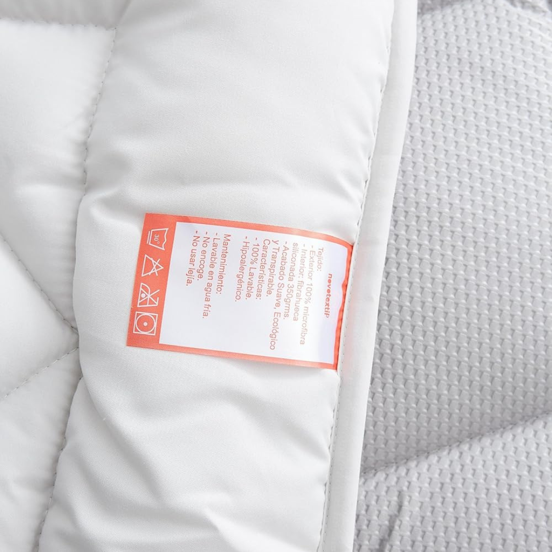 Novotextil- Couette bicolore.  microfibre. Densité 350gr/m2 Biege